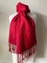 Наситено червен шал от 70 % пашмина и 30 % коприна, снимка 1