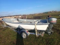 Продавам лодка за риболов в добро състояние двигател сменени свещи и масло работи перфектно , снимка 6