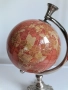Английски, настолен глобус с винтидж дизайн. Метална, основа с червеникаво-оранжева карта на света. , снимка 2
