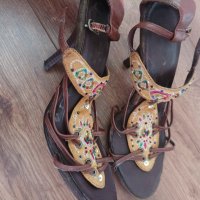Дамски сандали , снимка 1 - Дамски обувки на ток - 40381705
