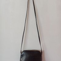 Малка черна чанта на H&M, снимка 2 - Чанти - 34235308