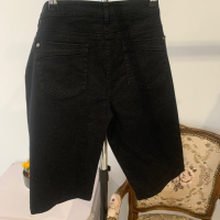 Черни дънки до коляното в размер М, снимка 13 - Къси панталони и бермуди - 44779474