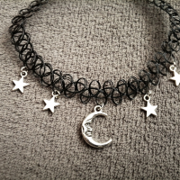 Чокър с луна и звезди, снимка 3 - Колиета, медальони, синджири - 36327617