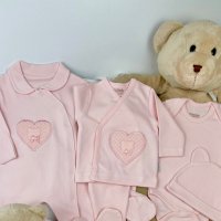 Комплект за новородено от 7 части в нежно розово, цена 20лв, снимка 1 - Комплекти за бебе - 42693487