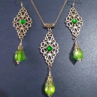 Прекрасен комплект бижута със смарагдово зелено с красиви орнаменти с цвят сребро , снимка 8 - Бижутерийни комплекти - 41496580
