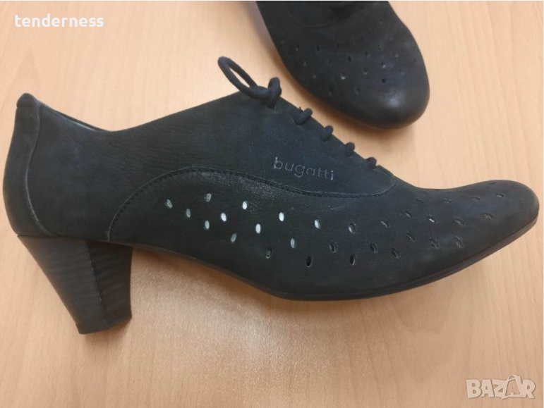 Bugatti, прекрасни есенни обувки в тъмно синьо с перфорация., снимка 1