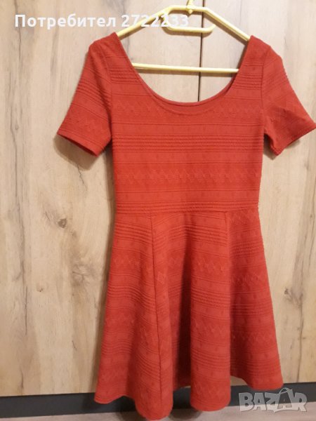 Червена рокля , снимка 1