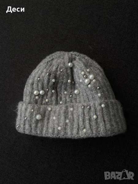 Две плетени шапки с мъниста, снимка 1