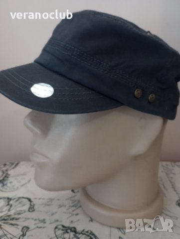 Шапка с малка козирка Тъмносива