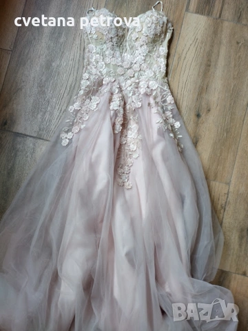 Абитуриентска рокля