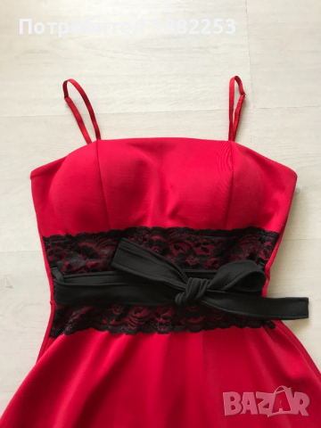 Червена рокля [ S размер ], снимка 1 - Рокли - 36349079