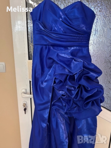 Официална роклия 