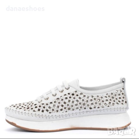 Дамски обувки от естествена кожа с перфорация в бяло , снимка 2 - Дамски ежедневни обувки - 41895262