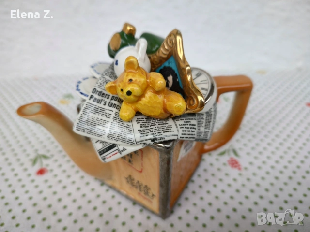 Малък ръчно изработен чайник Moving Day на Cardew Design, снимка 3 - Декорация за дома - 53571708