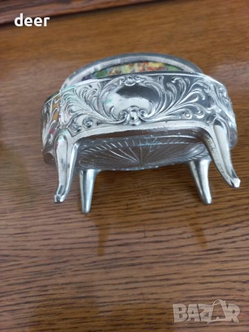 Метална кутийка , снимка 4 - Антикварни и старинни предмети - 40653741