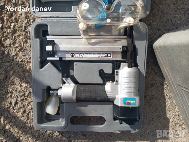 Пневматичен такер, снимка 2 - Такери - 53021894