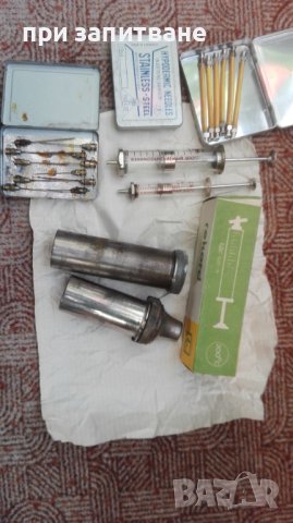 Стари медицински спринцовки, игли и контейнери за стерилизация., снимка 2 - Антикварни и старинни предмети - 29962987