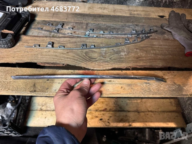 Долна дясна никелова лайсна на предна решетка Тигуан Vw Tiguan само за 30лв. 5n0853768L, снимка 2 - Части - 52804552