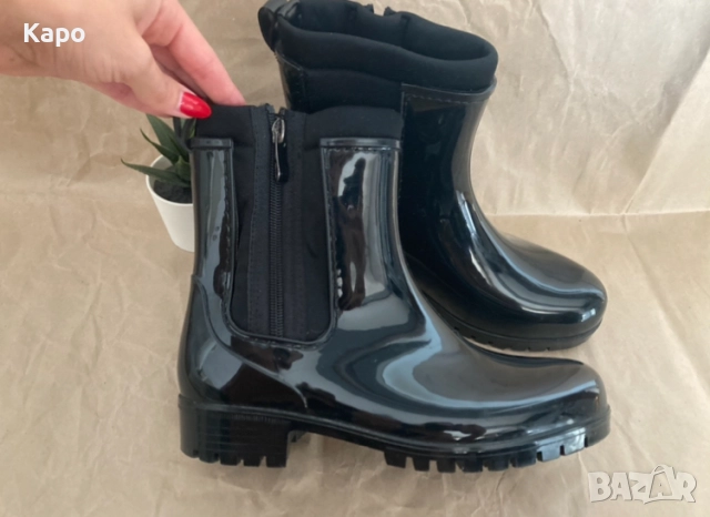 Дамски гумени боти