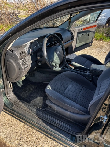 Опел омега, снимка 8 - Автомобили и джипове - 53229494