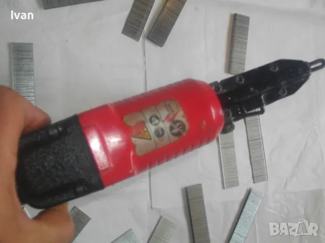 АВСТРИЙСКИ ПНЕВМАТИЧЕН ТАКЕР комбиниран скоби-пирони 16-32 мм Почти нов ОТЛИЧЕН KRAFT Werkzeuge 915, снимка 10 - Други инструменти - 47782072