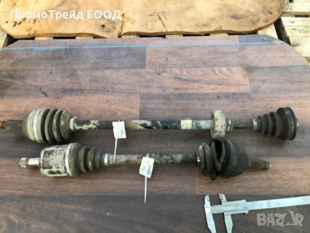 Предни полуоски (предна полуоска Хонда Сивик) Honda Civic 5 1991-1995г., снимка 1 - Части - 41651456