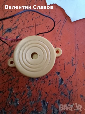 Зумер на 12 волта