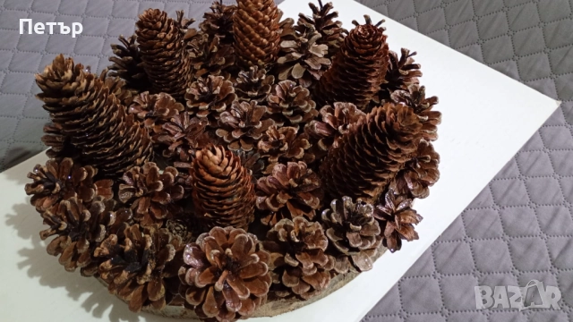 Коледна украса с шишарки, снимка 4 - Декорация за дома - 52294924