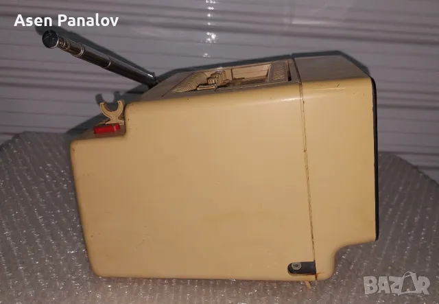 Стар портативен телевизор Електроника 409 Д, снимка 3 - Антикварни и старинни предмети - 50041055