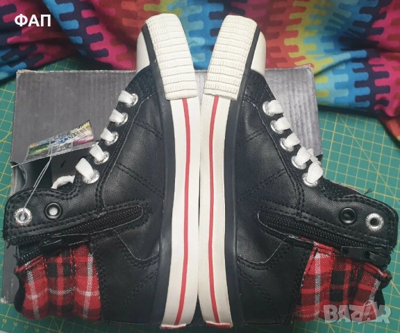BritishKnights Black/Red Trainers Size EU29, детски , нови в кутия, снимка 3 - Детски маратонки - 53810383