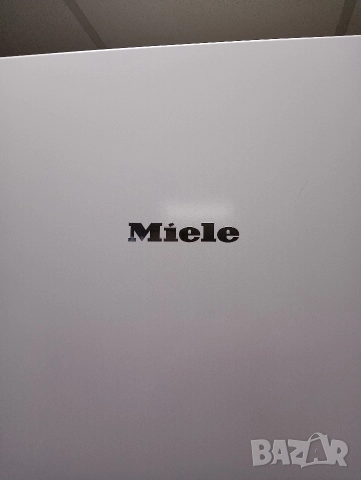 Комбиниран хладилник с фризер Миеле Miele с 2 години гаранция!, снимка 2 - Хладилници - 53001957