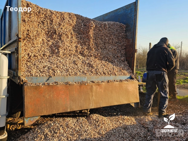 Самосвал дървесен чипс за мулчиране и почвено подхранване, снимка 11 - Тор и почвени смеси - 52252656