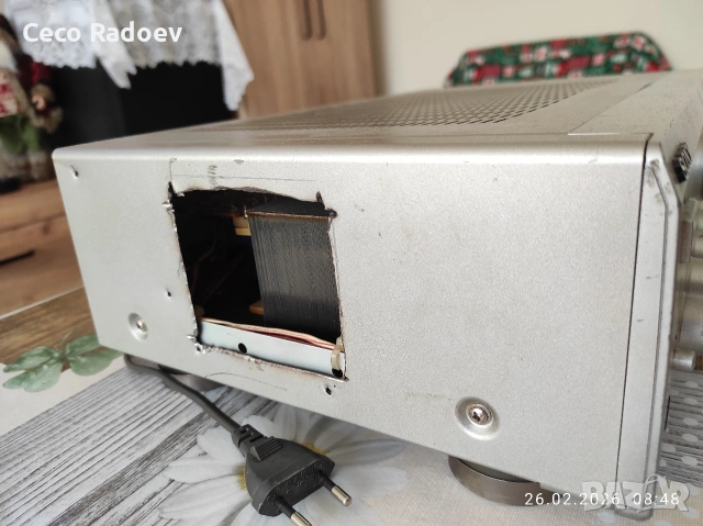 Усилвател Sony TA-FE520R - Работещ, с козметична забележка + Дистанционно, снимка 3 - Ресийвъри, усилватели, смесителни пултове - 53627260