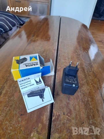 Старо зарядно за батерии Varta, снимка 3 - Други ценни предмети - 50449667