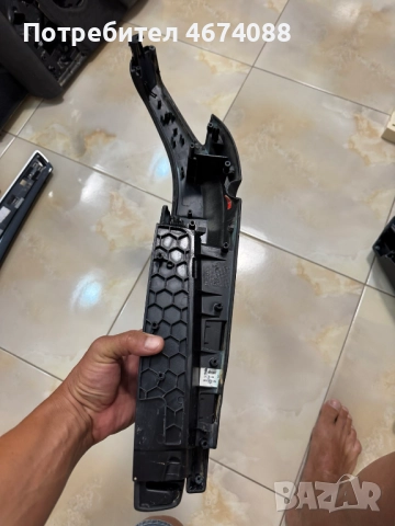 Външна част на дръжката на предна дясна врата на Ауди Audi A8 D4 4H само за 100лв. 4H1867166, снимка 4 - Части - 52727352