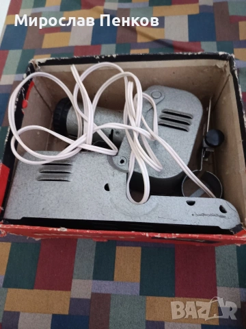 Прожекционен апарат , снимка 2 - Антикварни и старинни предмети - 53142730