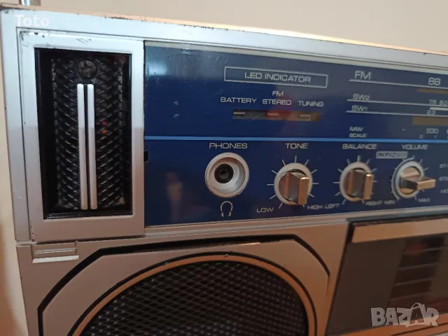 Радио касетофон Kenwood CR 100, снимка 3 - Радиокасетофони, транзистори - 49597672