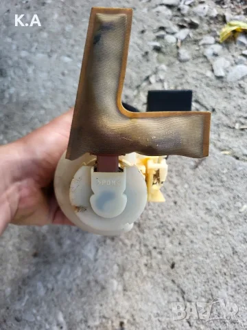 Бензинова помпа Toyota Yaris 1.0i , снимка 4 - Части - 55753931