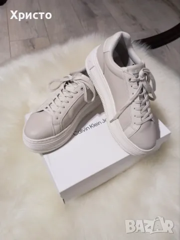 Дамски обувки номер39 Calvin Klein, снимка 2 - Маратонки - 47582207