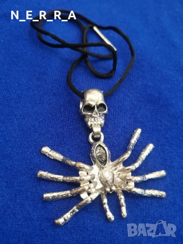 Медальон паяк