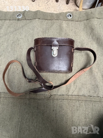 Продавам футуляр за армейски бинокъл 