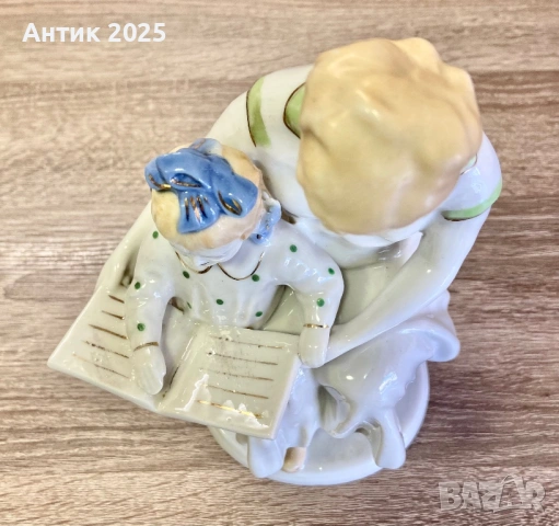 Статуетка „Първата книга“ — Полонне ЗХК, порцелан, клеймо 1956–1972 г., снимка 8 - Колекции - 52410516