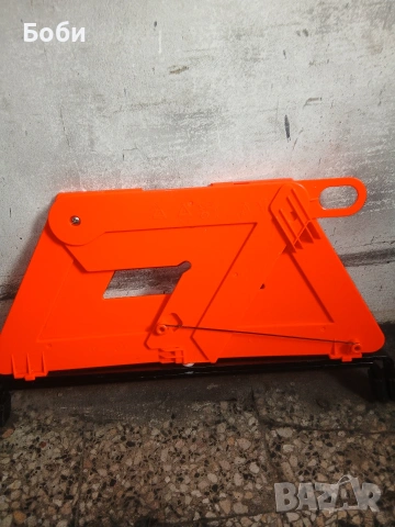 Оргинален триъгълник мерцедес w203 седан , снимка 7 - Аксесоари и консумативи - 53844003