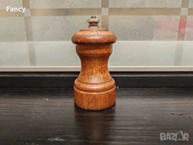 Много стара мелачка Peugeot Lion