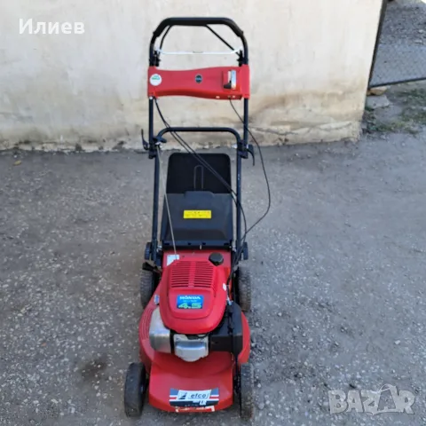 Бензинова самоходна косачка Honda 