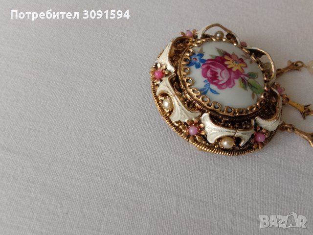  Дамска брошка перли и порцелан, снимка 3 - Антикварни и старинни предмети - 41376517