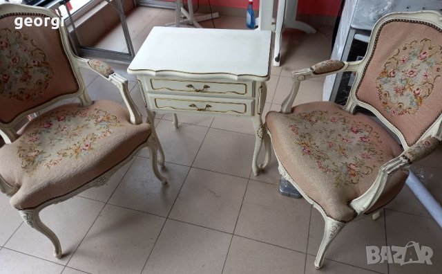Комплект масив ретро кресла с маса антик бяло