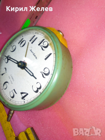 JANTAR MADE in USSR Стар КОЛЕКЦИОНЕРСКИ РУСКИ БУДИЛНИК МЕХАНИЧЕН НАСТОЛЕН ЧАСОВНИК ЯНТАР СССР 42279, снимка 12 - Антикварни и старинни предмети - 44549353