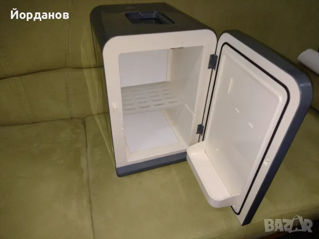 мини преносим хладилник рекламен BMW за ремонт 12/220v., снимка 2 - Хладилници - 49423648