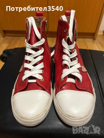 Червени дамски кецове Moschino, снимка 3 - Кецове - 37131584